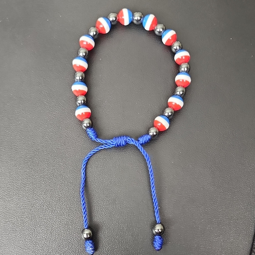 Red White And BLUE PATRIOTIC BEADED BRACELET GLASS beads ADJUSTABLE